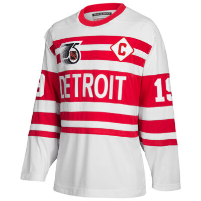 Alternative view of Steve Yzerman Detroit Red Wings White 1991/92 Classics Jersey - All Stitched